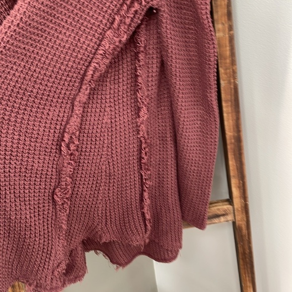 Altar’d state beautiful cold shoulder sweater!
Mauve color!! - Picture 7 of 7